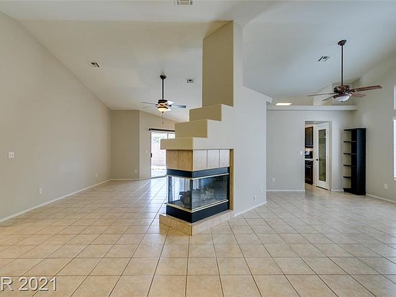 4th image of 615 Braverwood Dr