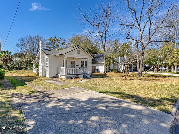 3rd image of 822 TALBOT Avenue