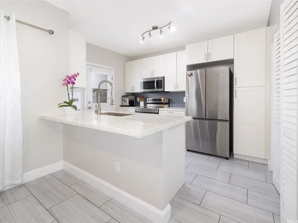 91-1018 Kaimalie St APT R2, Ewa Beach, HI 96706
