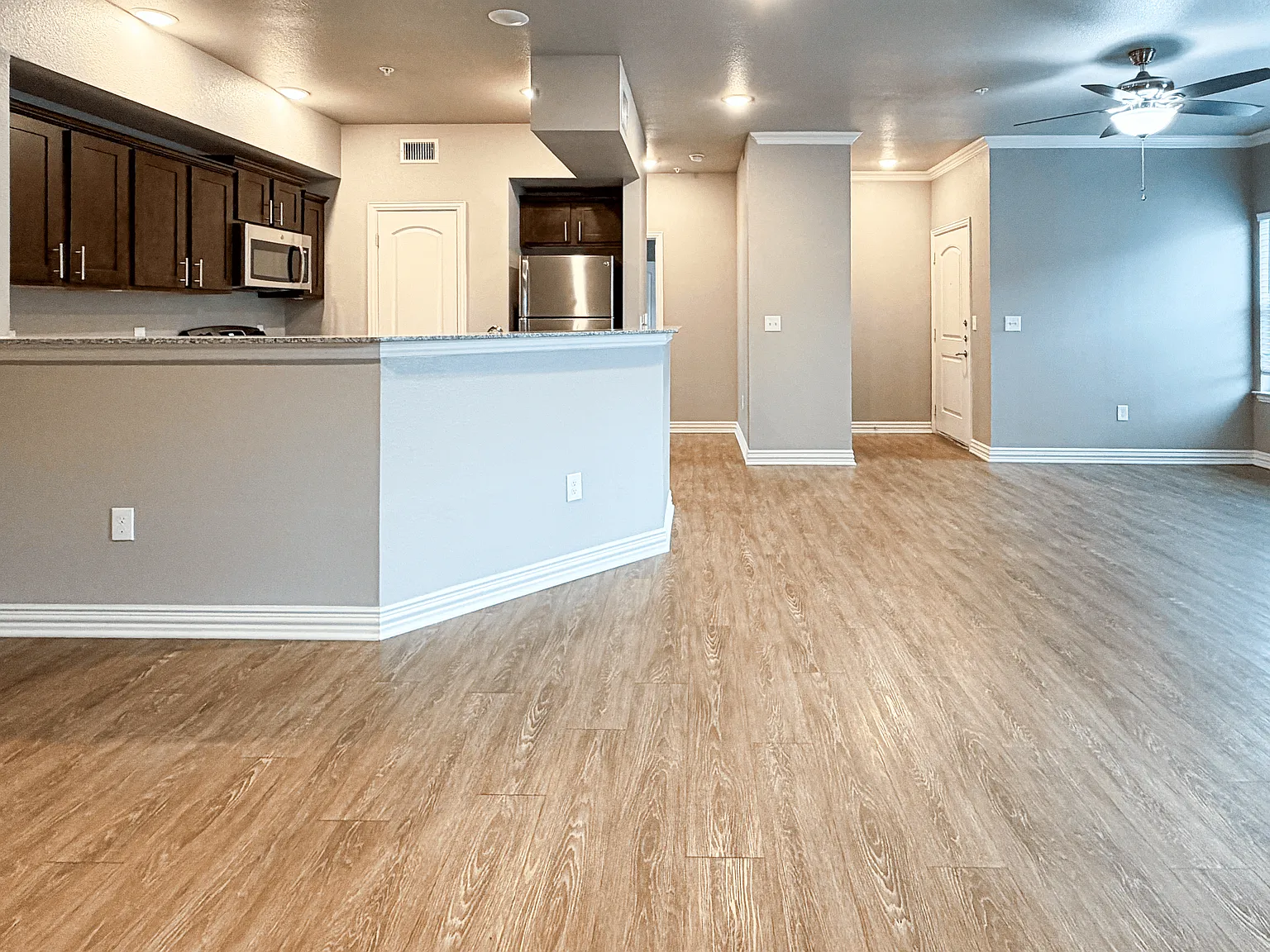 Willow Creek Apartments — Photo 3