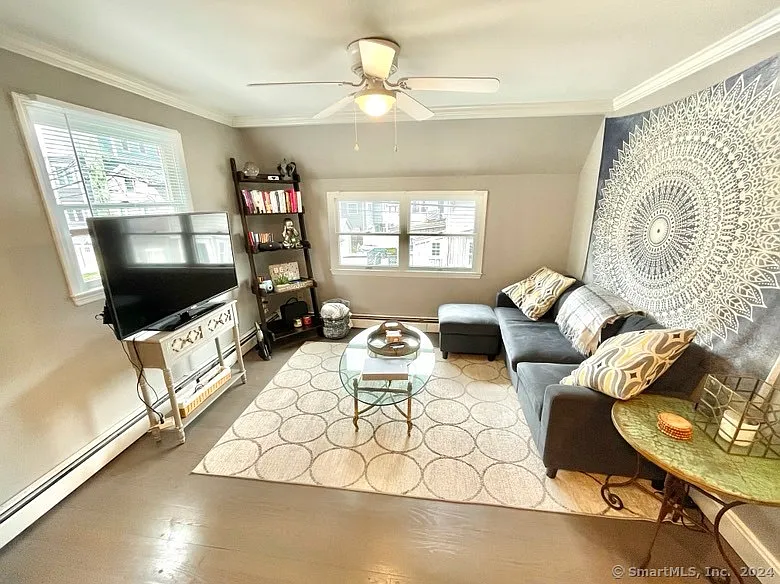 2 bed, 1.0 bath, 882 sqft, $2,900 — Photo 3