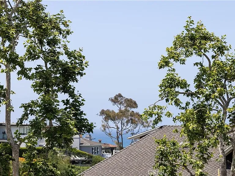 3920 Coast Hwy E — Photo 42