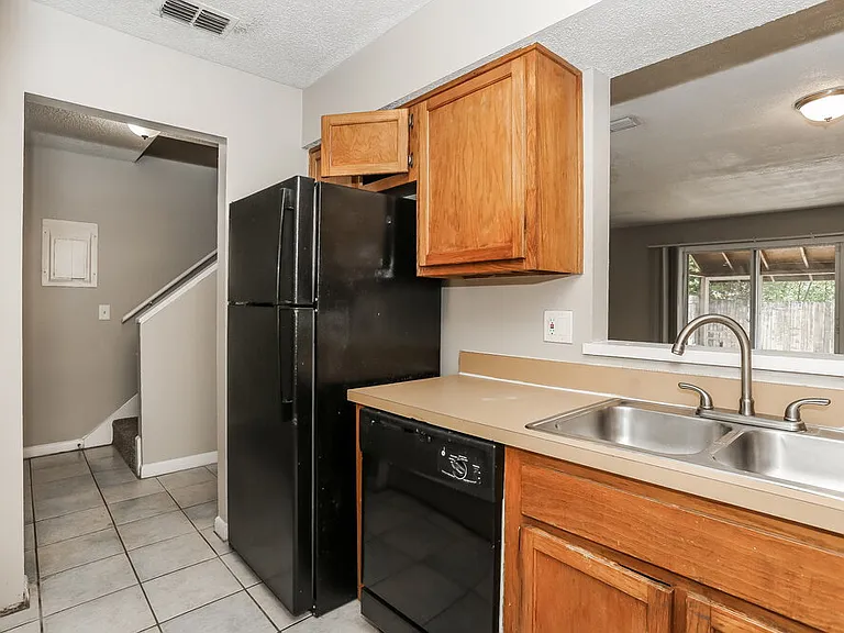 7656 Arble Dr — Photo 9