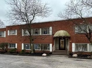 32850 Aurora Rd #108M, Solon, OH 44139
