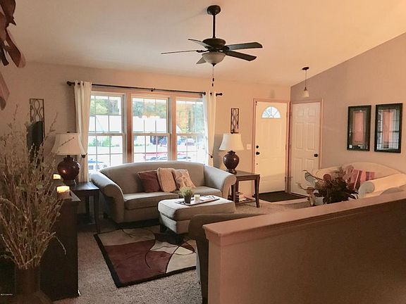 4th image of 15304 Vintage Ave