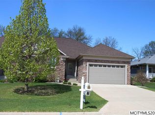 2170 Country Club Dr, Mason City, IA 50401