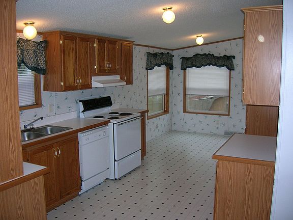 3rd image of 154 W High St