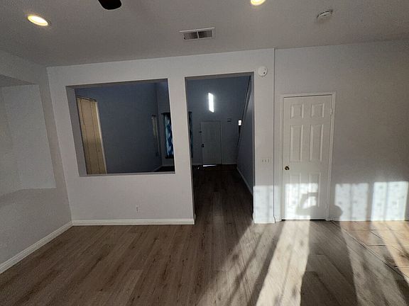 4th image of 339 Oakwood Ct