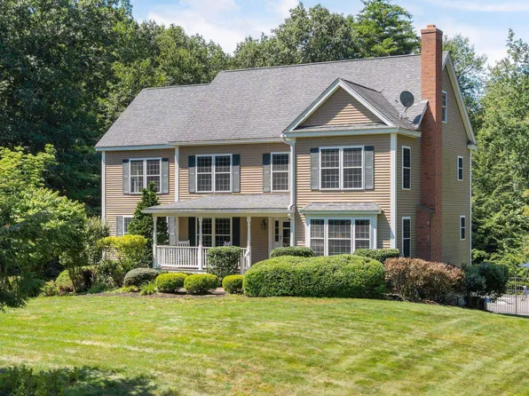 11 Stonewall Way, Newmarket, NH 03857