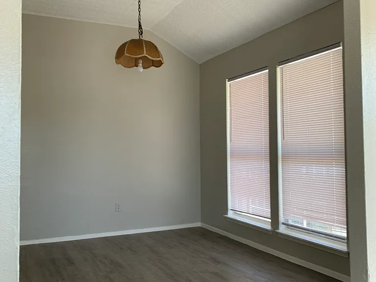6114 W Mount Houston Rd #C — Photo 2