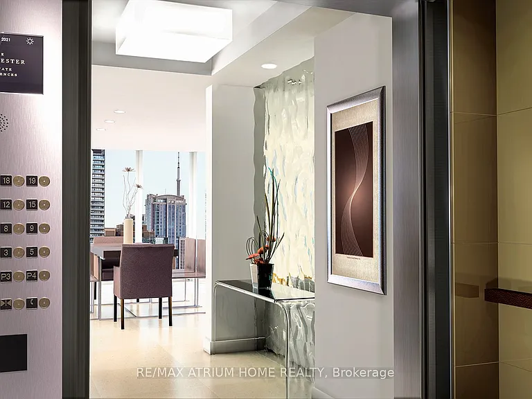 1 Gloucester St #715 — Photo 2