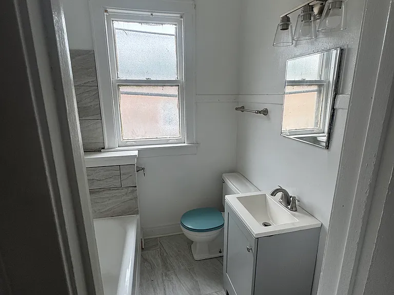7250 S Langley Ave #2R — Photo 6