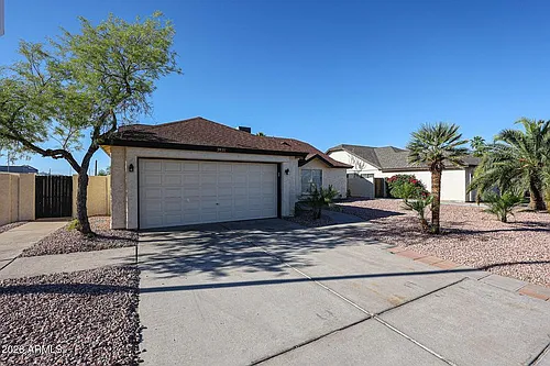 3951 E Waltann Ln Photo 1
