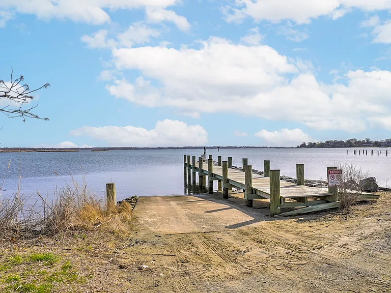 Community boat ramp