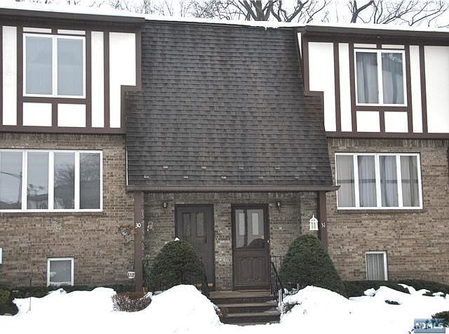 1st image of 30 Canterbury Ln