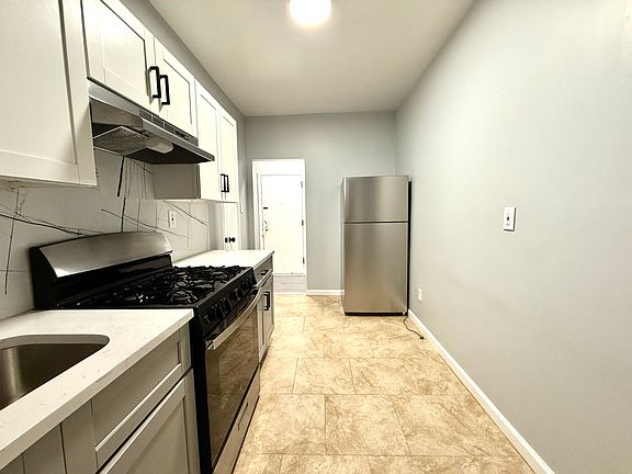 5th image of 115 Belgrove Dr #1