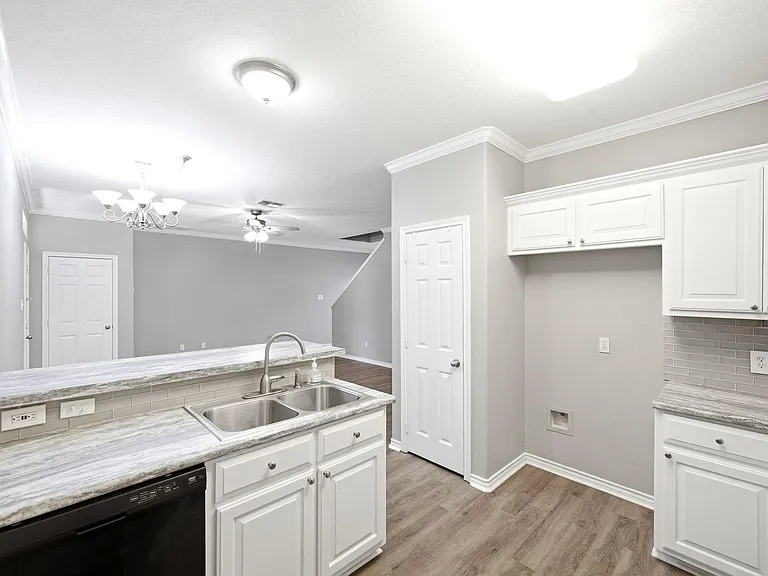 1612 Culture Ln — Photo 14