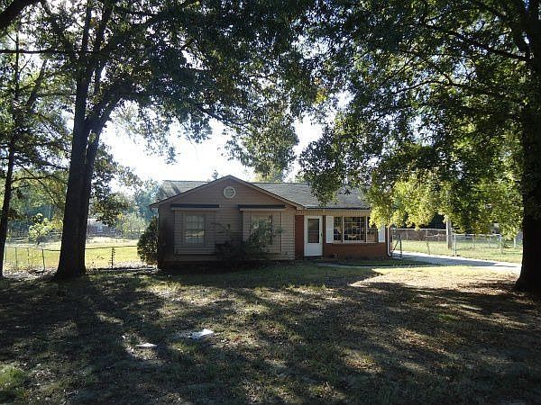 2nd image of 6204 Rosewood Ct
