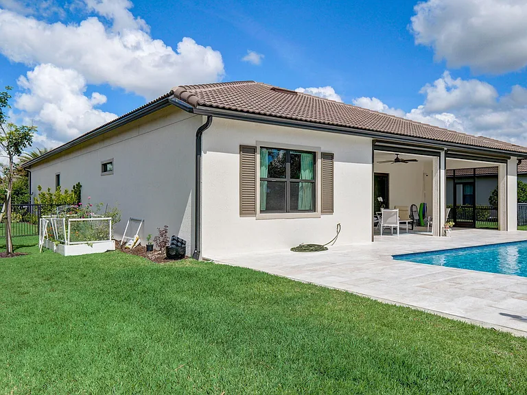 9234 Balsamo Dr — Photo 42