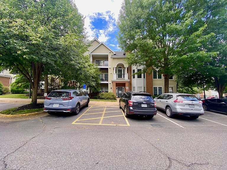 4137 Fountainside Ln #202 — Photo 17