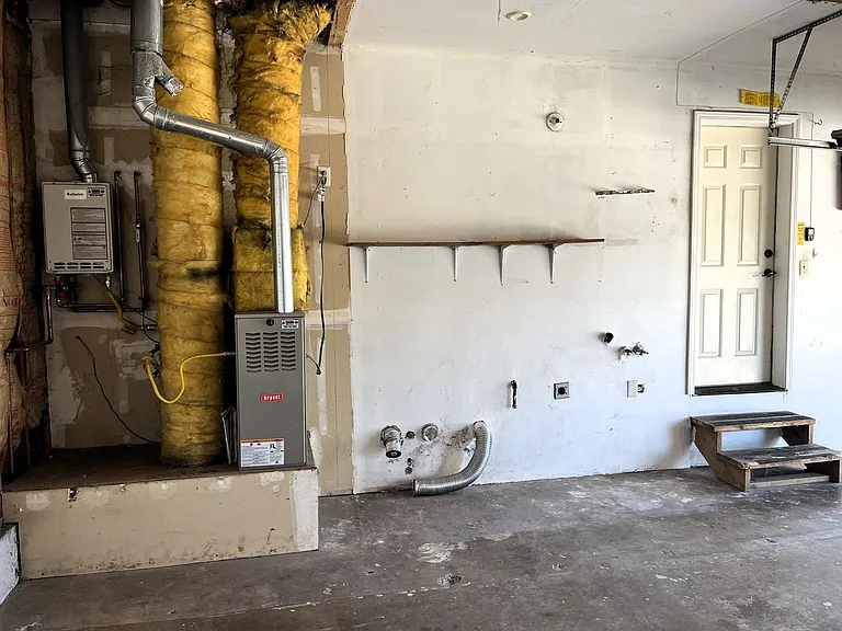 2025 Thiel Ave — Photo 12