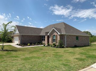 5806 W Cane Hill Dr, Fayetteville, AR 72704