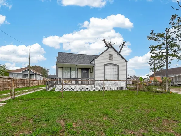 7927 Brays St, Houston, TX