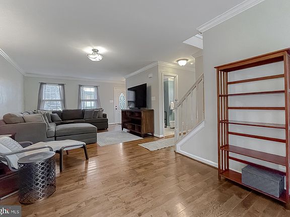 5th image of 45896 Meadowlark Dr