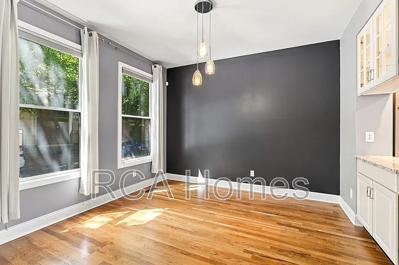 2 bed, 2.5 bath, 2160 sqft, $2,600 — Photo 4