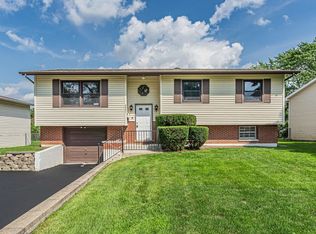6887 Meadowbrook Ln, Hanover Park, IL 60133