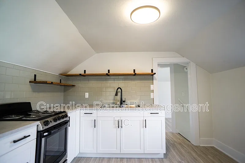 1 bed, 1.0 bath, 600 sqft, $1,600 — Photo 3