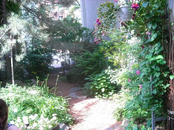 531 East 6th Street image 1 of 4