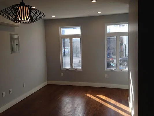 Rented by Premier Metro Realty Corp | media 28