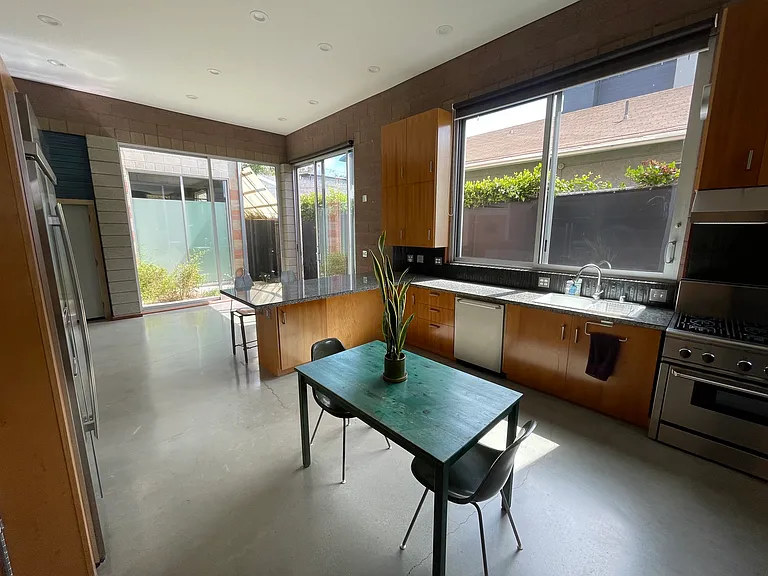 530 Brooks Ave — Photo 13