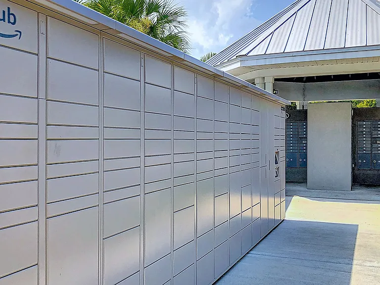 Thoughtful amenities, such as our onsite Amazon Hub Package Lockers, make daily life effortlessly convenient for our valued residents.