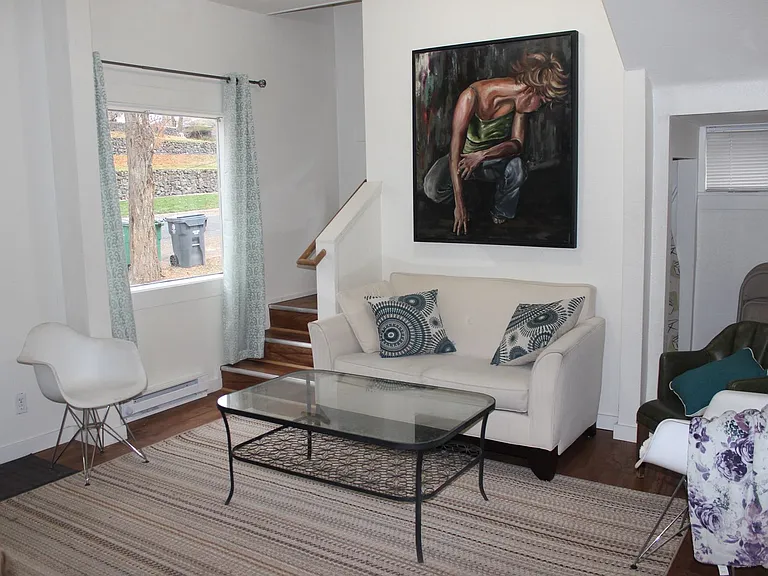 621 S Jefferson St — Photo 3