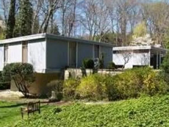 615 W Hartwell Ln, Philadelphia, PA 19118
