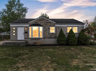 31243 Minton St, Livonia, MI 48150