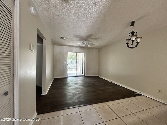 2nd image of 3051 Sir Hamilton Cir #8