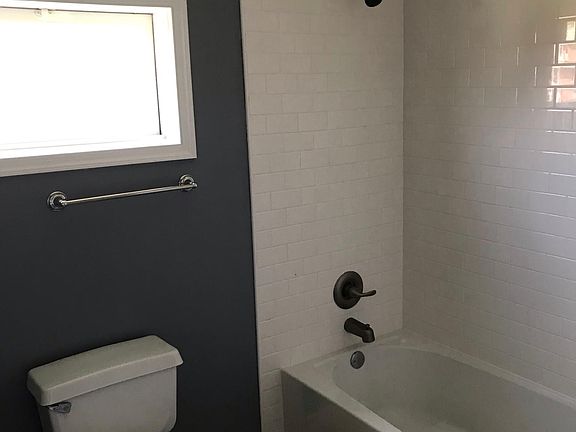 2nd image of 428 McKinney St