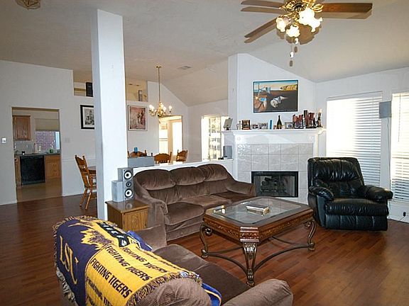 4th image of 11004 Dogwood Ct