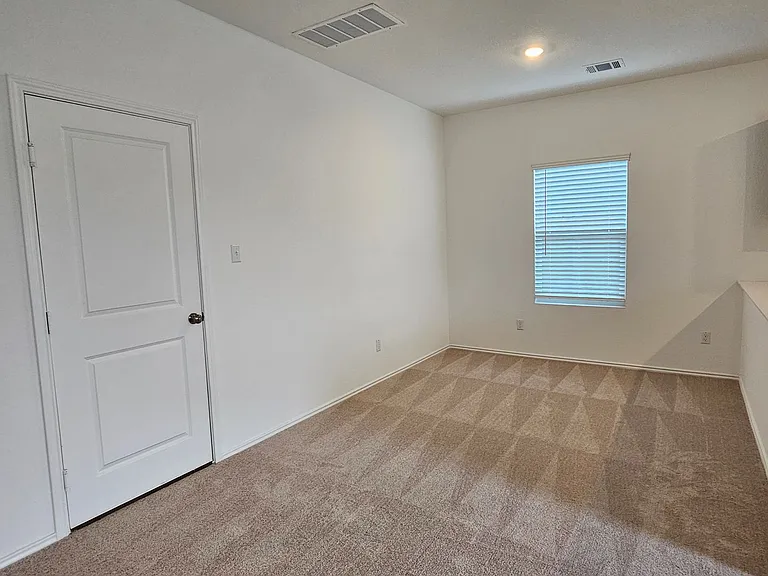 414 Bass Dr — Photo 8