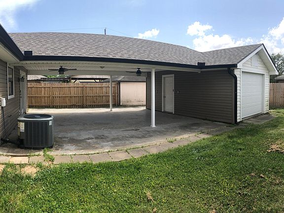 4th image of 400 Woodway Dr