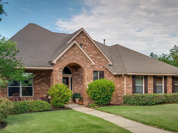 Mature landscape adds to the beauty