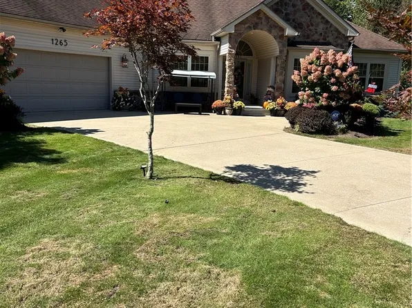 1265 River Run Dr, Macedonia, OH 44056
