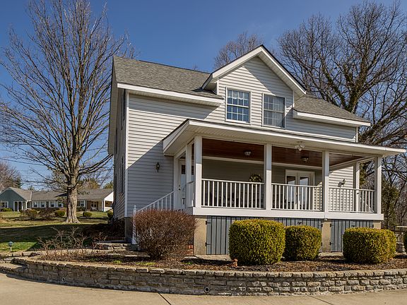 3rd image of 5846 Farlook Dr