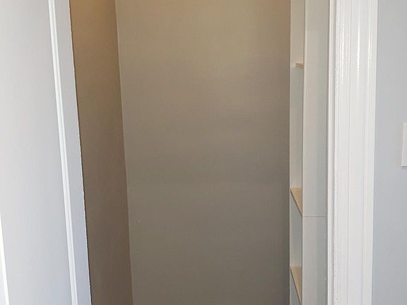 2nd image of 4869 N Hermitage Ave APT 2
