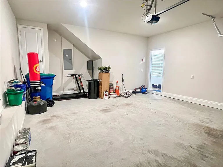 6321 Rosetta Dr — Photo 25