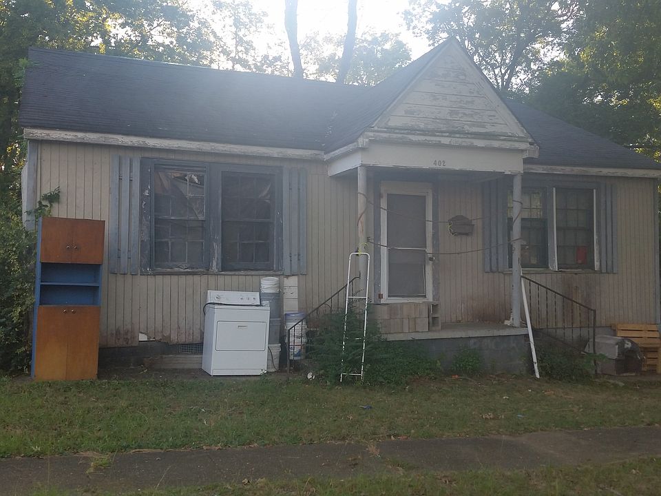 2nd image of 402 S Main