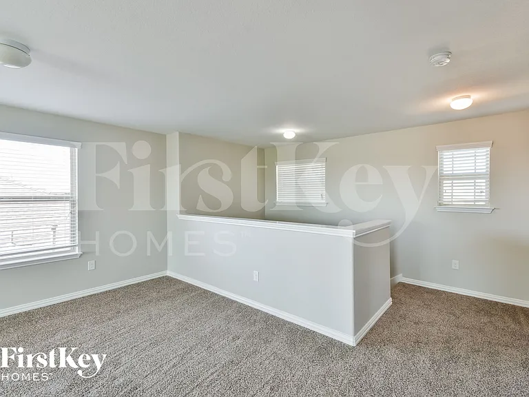 9006 Bowring Park — Photo 8